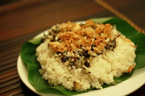 ant-egg-sticky-rice-xoi-trung-kien-Ninh-Binh-1